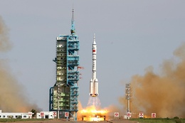 China launches their longest manned flight yet